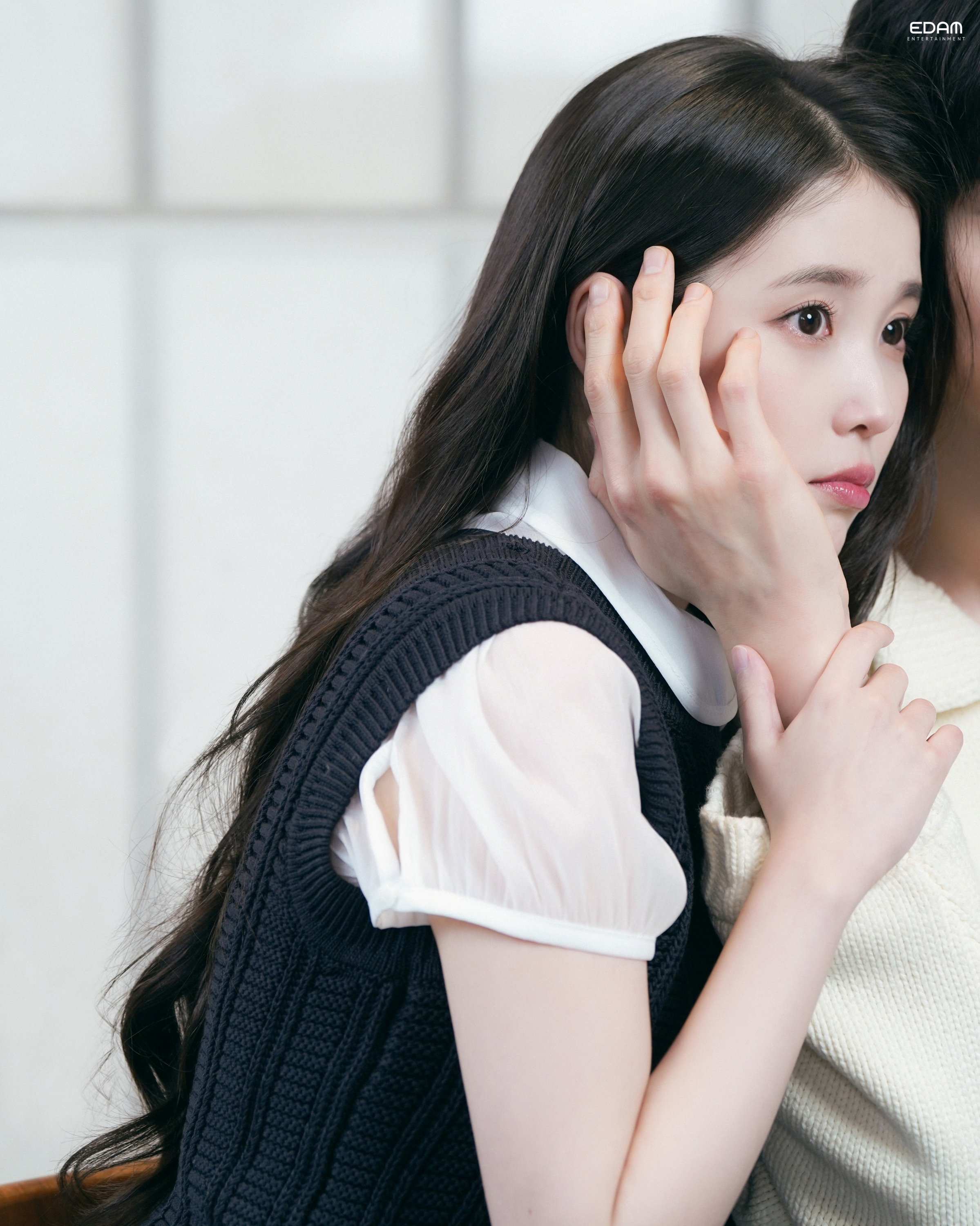 [잡담] 아이유) 260416 아이유 공식 트위터 업뎃 | 인스티즈