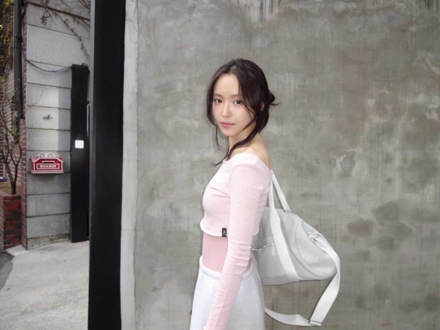 [잡담] 손나은) 260416 손나은 인스타 업뎃 | 인스티즈