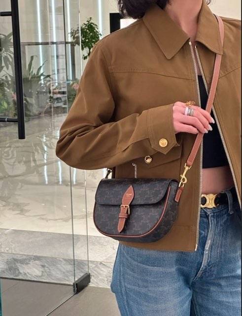 [잡담] 첫 명품가방 어떤지 봐주라 🥺🥺 | 인스티즈