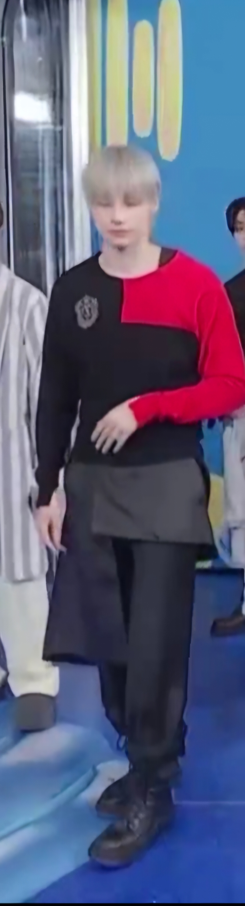 [잡담] 휴닝카이 오늘 엠카 팬들이 사녹때 그린 복장이랑 실착장이랑 똑같네ㅋㅋㅋㅋ | 인스티즈