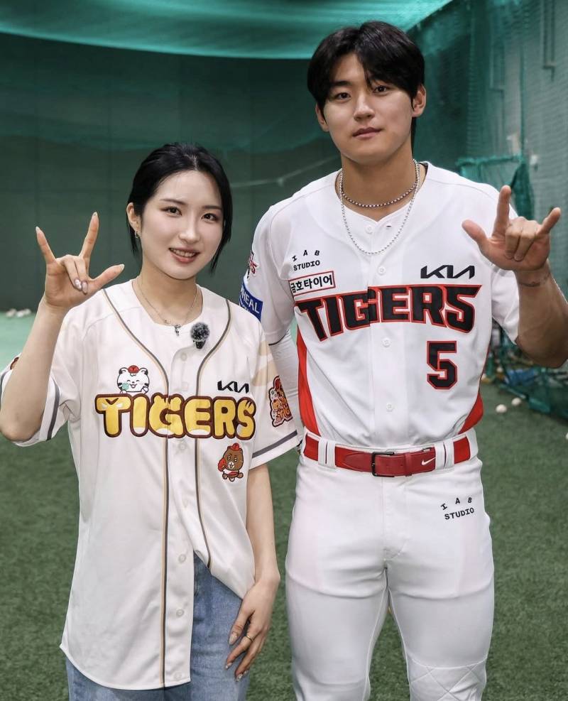 [잡담] 일케 보니까 덩치차 대박이다 | 인스티즈