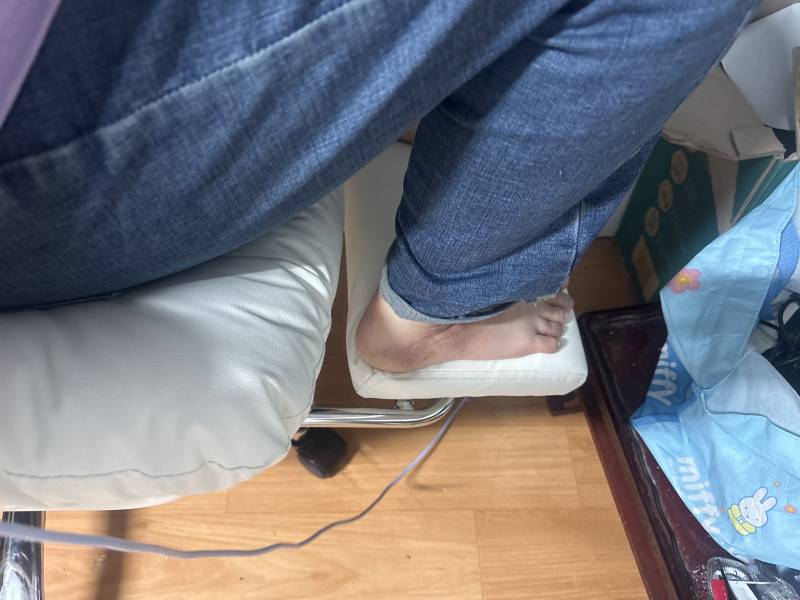 [잡담] 의자 이렇게 쓰는거 맞음?ㅋㅋ | 인스티즈