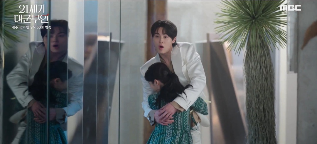 [잡담] 대군부인) 대군자가 살면서 평생 이런 표정 지어볼일 없었을텐데 | 인스티즈
