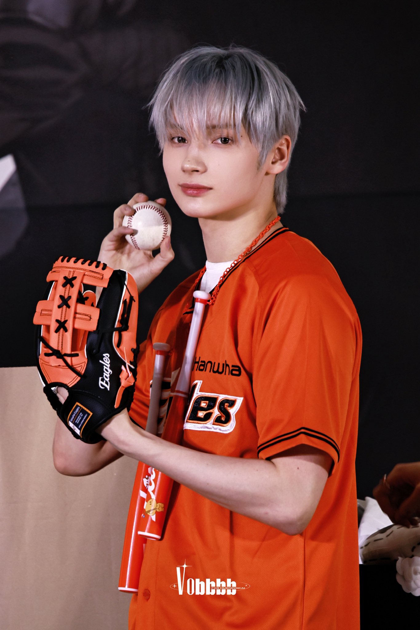 [잡담] 어제 휴닝이 팬싸착장 뜨고ㅋㅋㅋ 한화팬들 제발 시구 와달라 하는 거ㅋㅋㅋㅋㅋ | 인스티즈