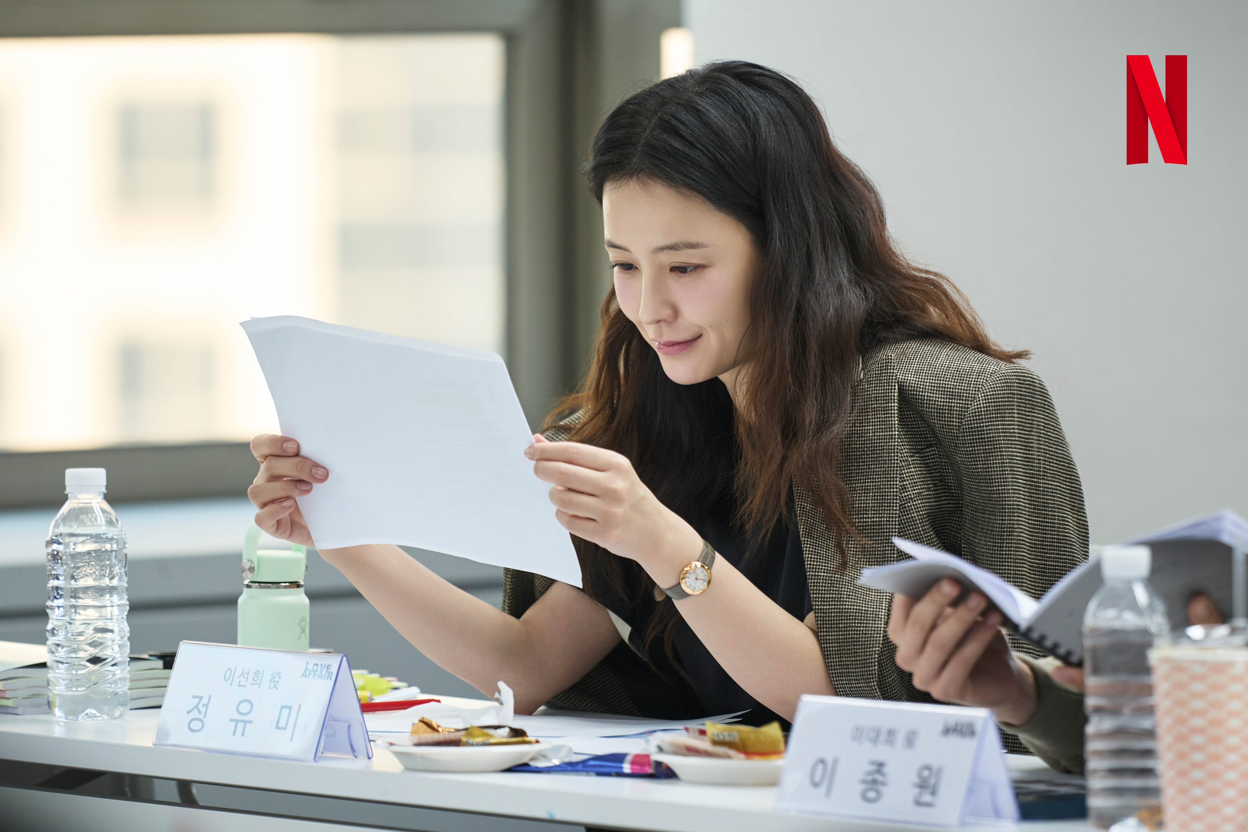 [잡담] 러브어페어) 낯선 곳에서의 하룻밤, 뒤틀리기 시작한 일상.걷잡을 수 없는 끌림과 함께 시작된 균열, 돌이킬 수 없는 감정에 얽혀버린 네 남녀의 이야기 <러브 어페어>. 이동욱, 전소니, 정유미, 이종원 캐스팅 확정. 오직 넷플릭스에서 | 인스티즈