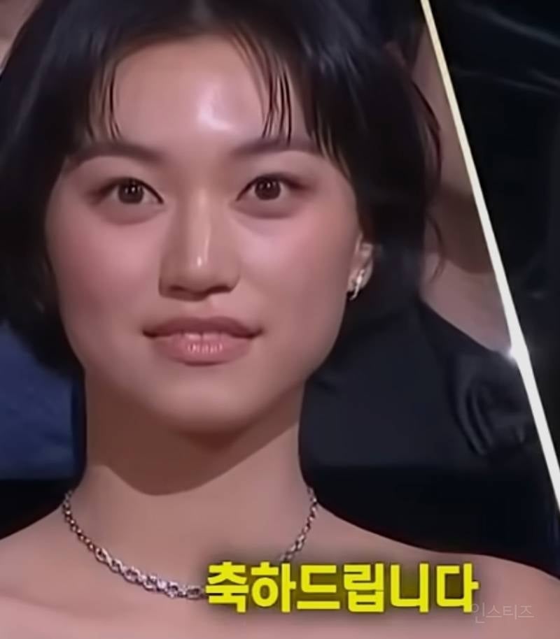 김도연 신인여우상 수상을 축하해주러 온 최유정.jpg | 인스티즈
