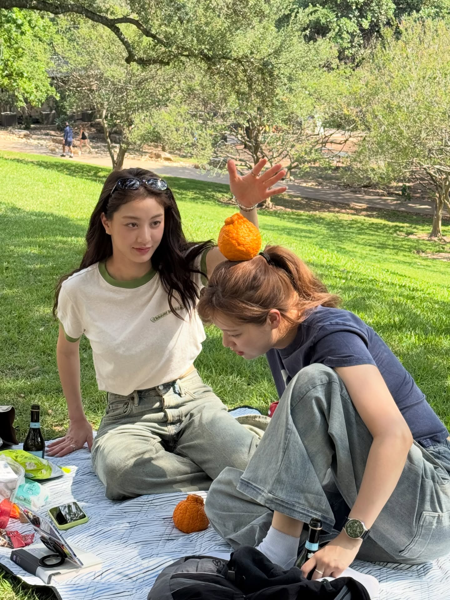 [잡담] 트와 지효 인스타 피크닉 사진 너무 좋다🧺 | 인스티즈