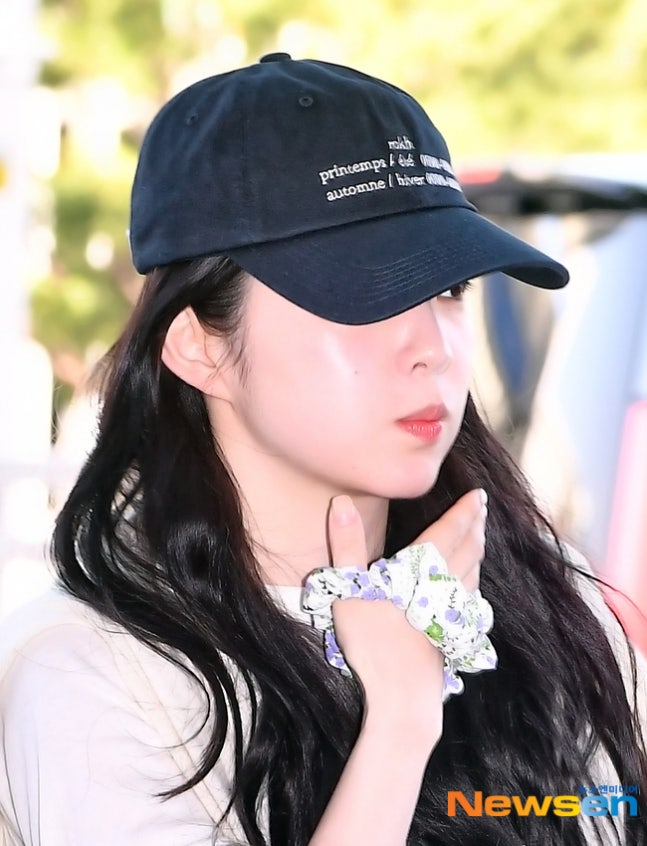 [잡담] 오늘자 상하이 출국한 아이린 기사사진 | 인스티즈