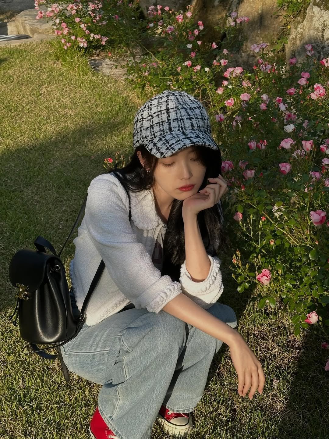 [잡담] 아이유) 260419 아이유 인스타 🌱⚾️🏎️ | 인스티즈