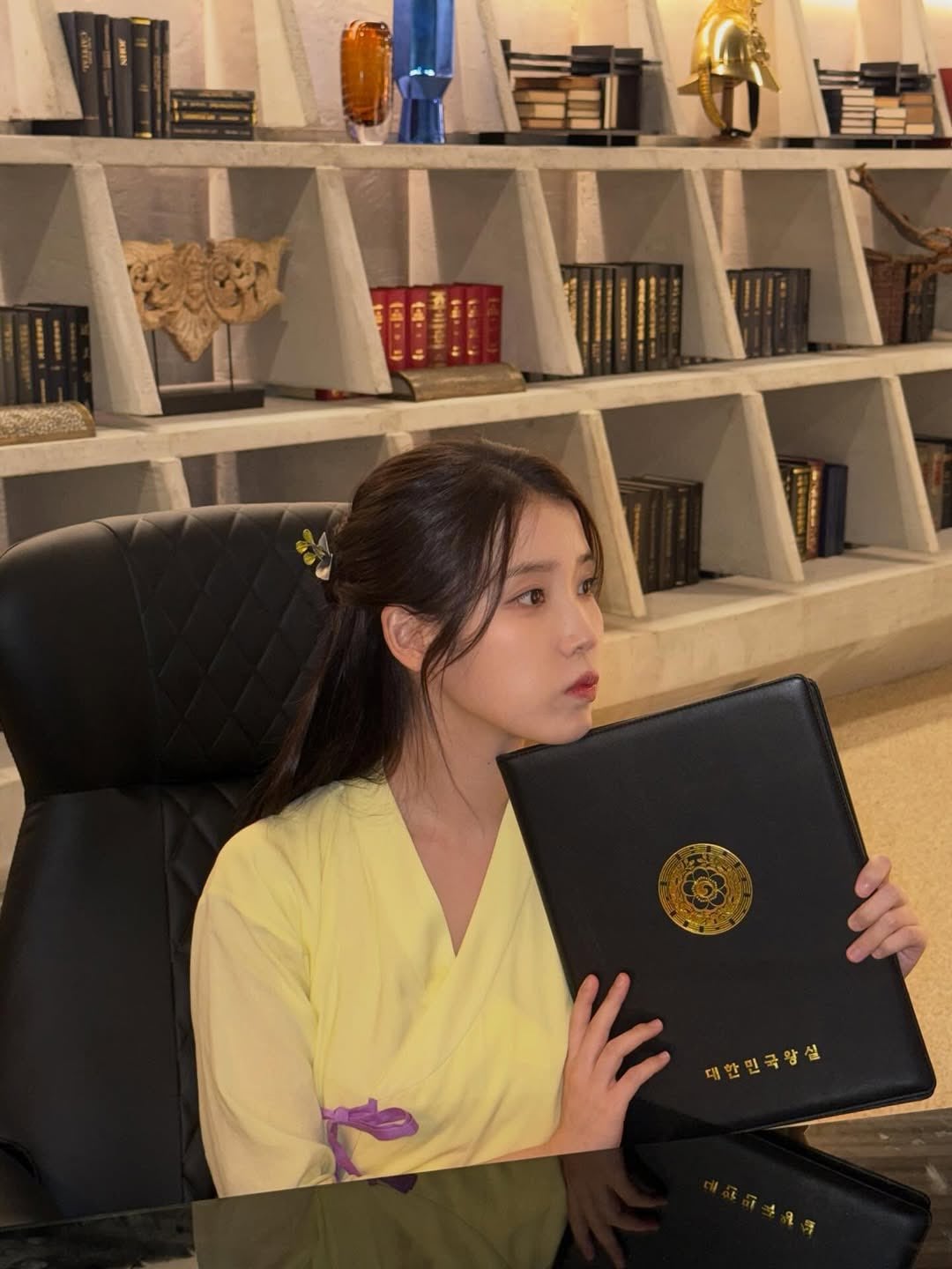 [잡담] 아이유) 260419 아이유 인스타 🌱⚾️🏎️ | 인스티즈