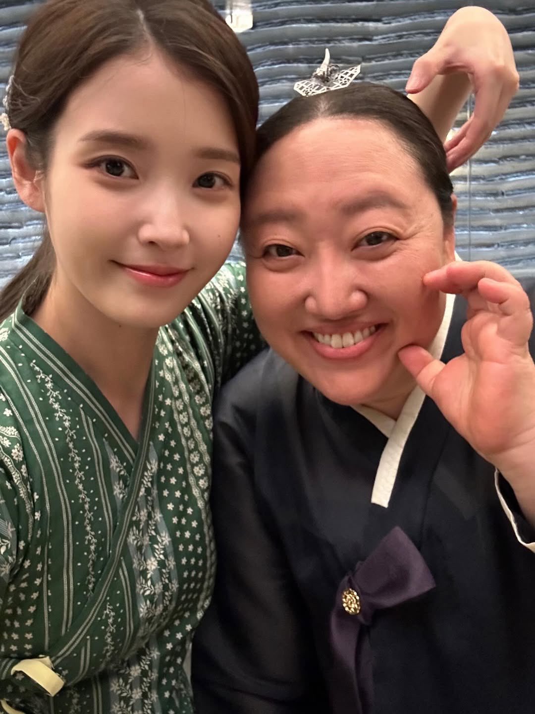 [잡담] 아이유) 260419 아이유 인스타 🌱⚾️🏎️ | 인스티즈