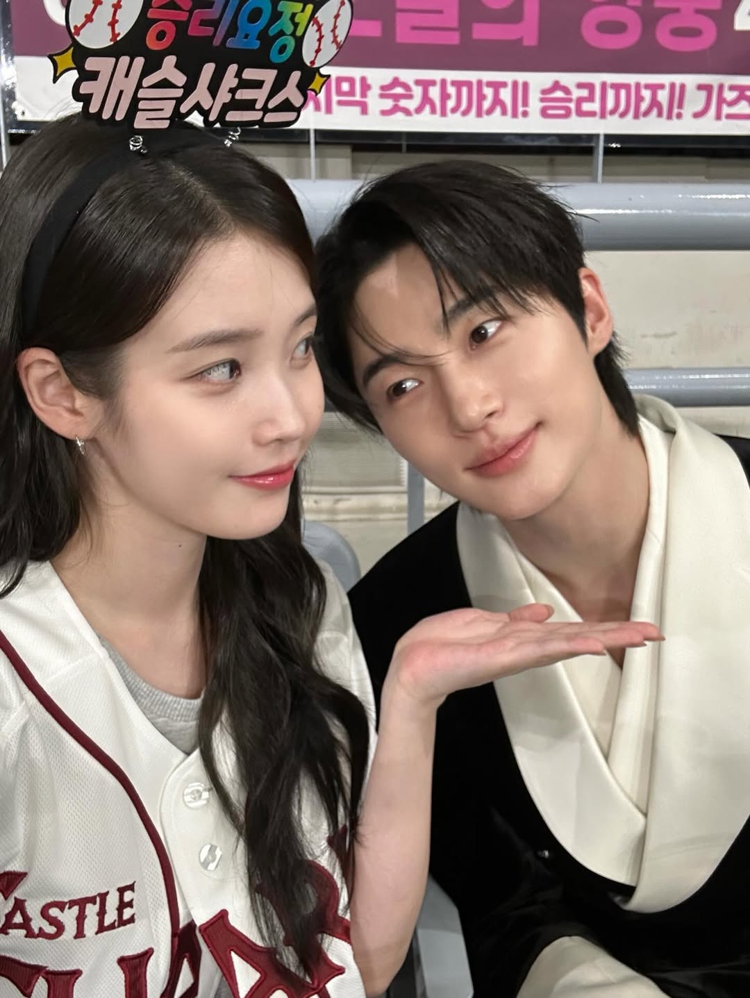 [잡담] 아이유) 260419 아이유 인스타 🌱⚾️🏎️ | 인스티즈