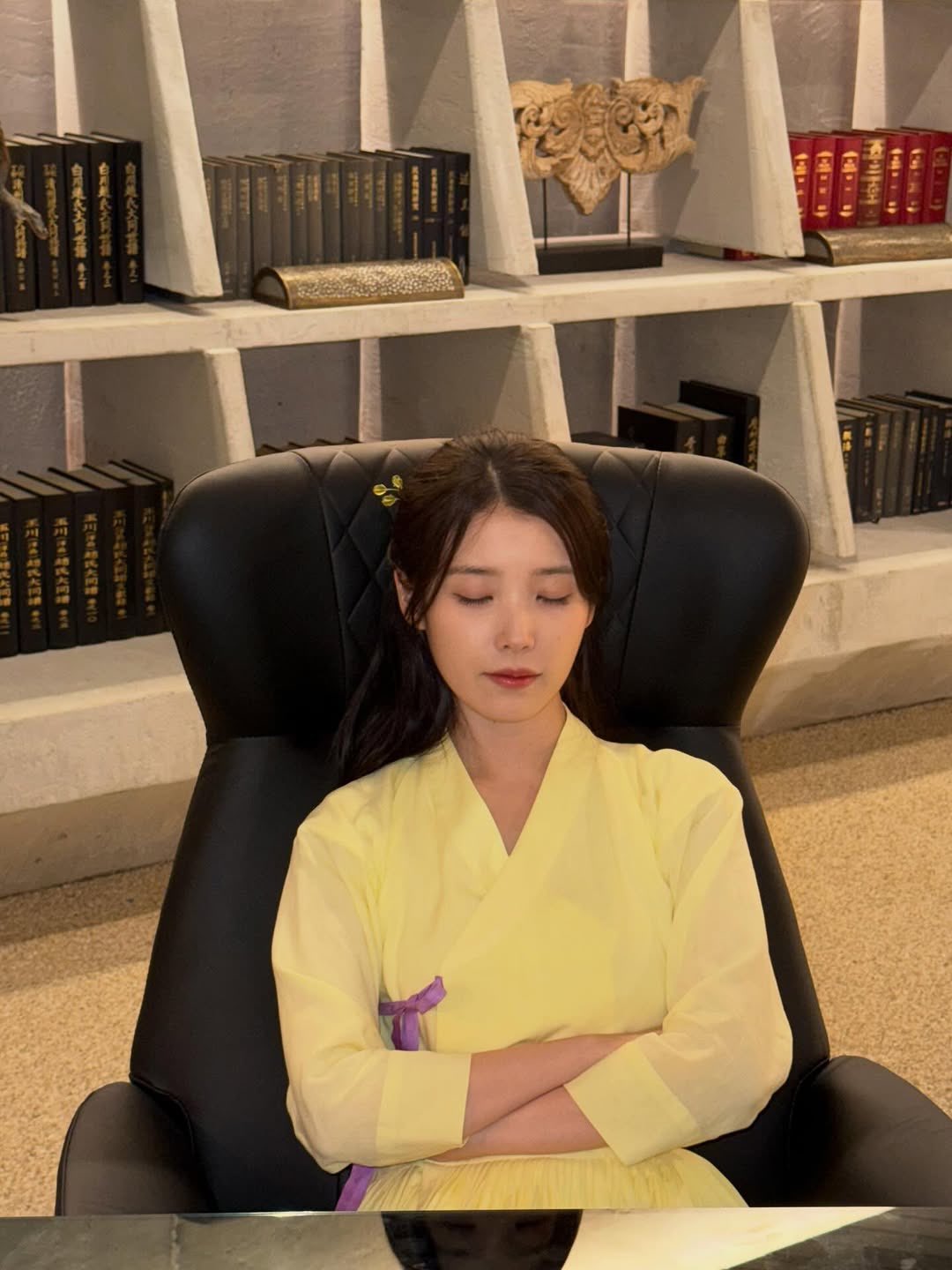 [잡담] 아이유) 260419 아이유 인스타 🌱⚾️🏎️ | 인스티즈