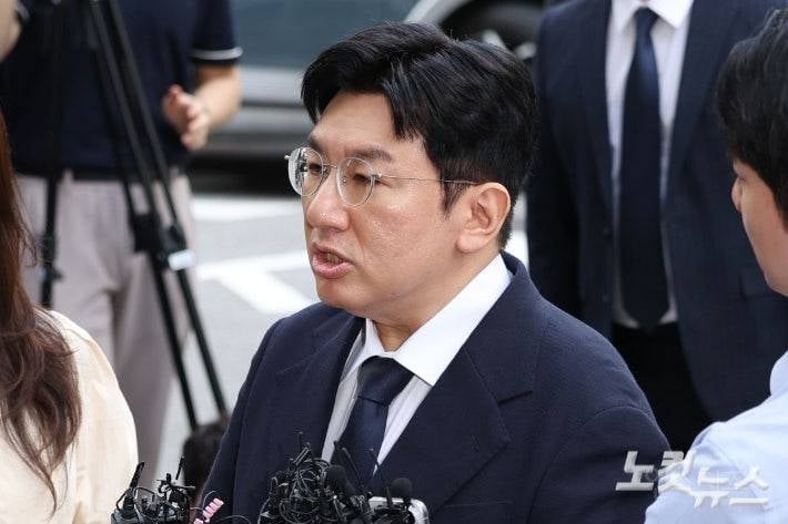 [속보] 경찰, 방시혁 하이브 의장 구속영장 신청 | 인스티즈