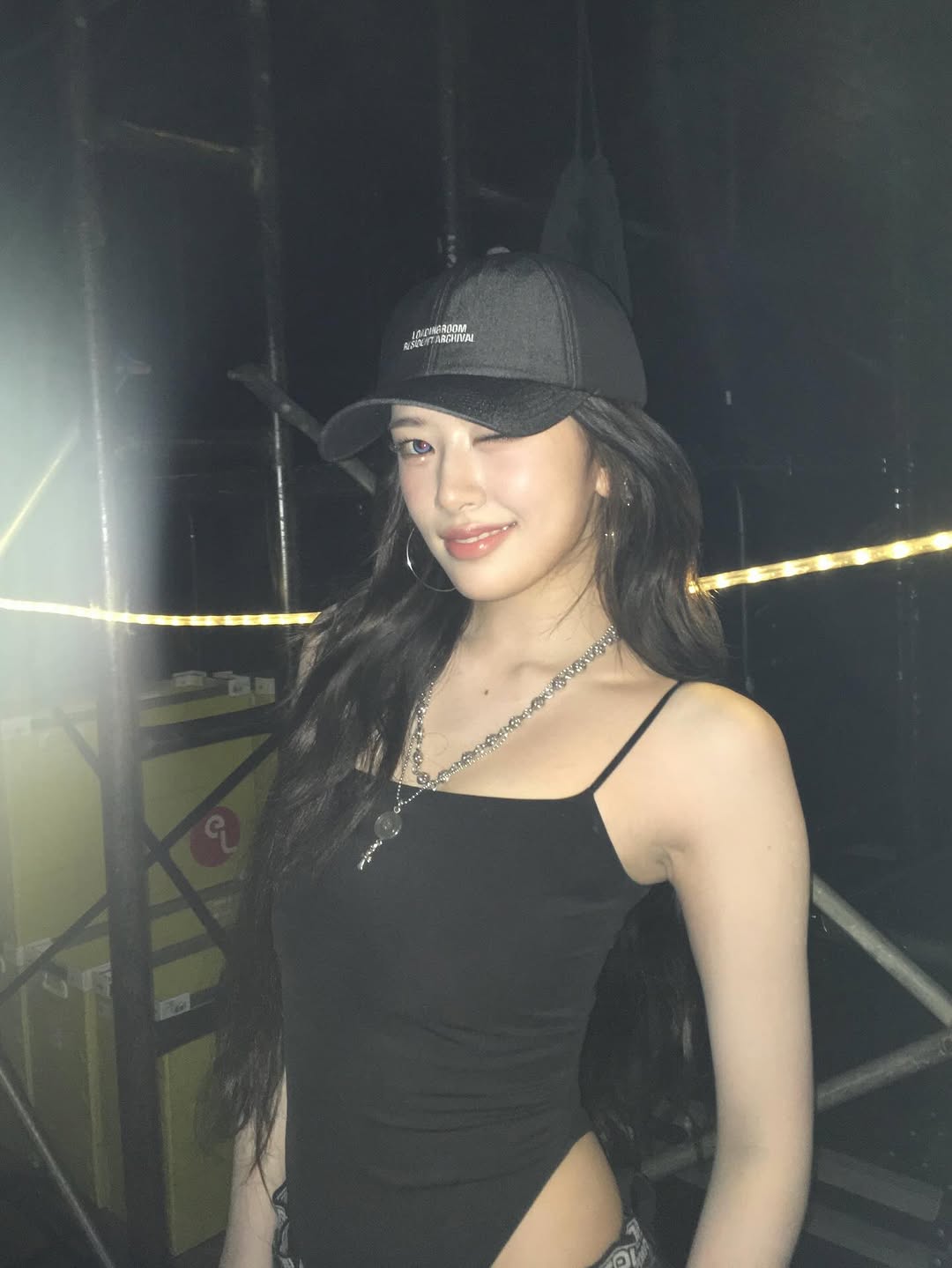 [잡담] 260421 안유진 인스타🖤🩶 | 인스티즈