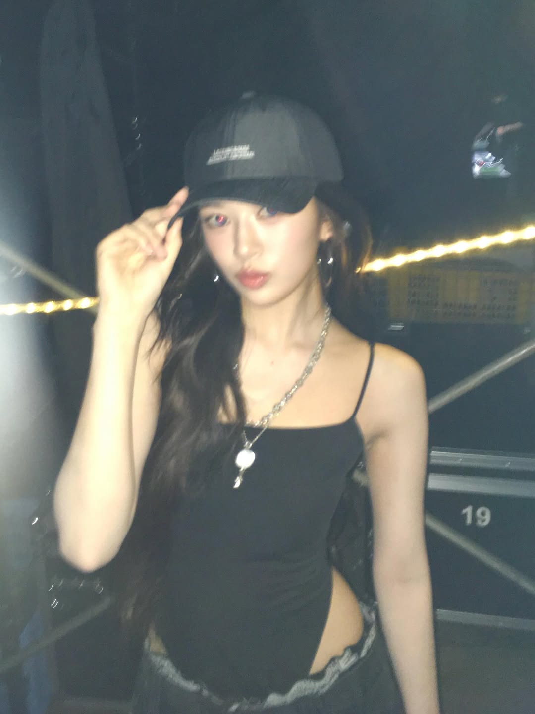 [잡담] 260421 안유진 인스타🖤🩶 | 인스티즈