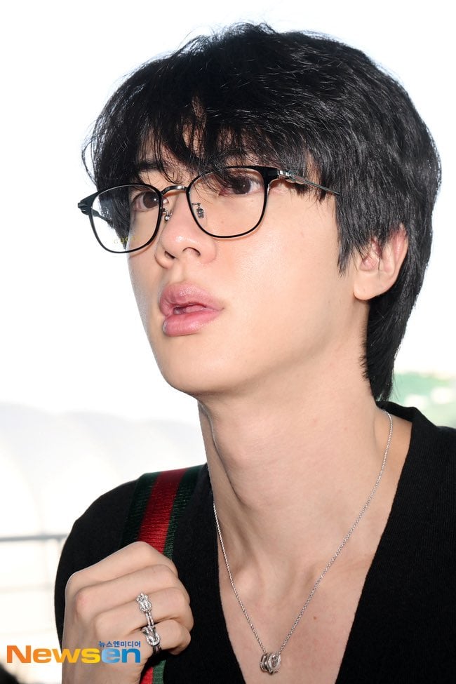 [잡담] 방탄 진 마스크 안쓰고 공항 오는거 좋아 | 인스티즈