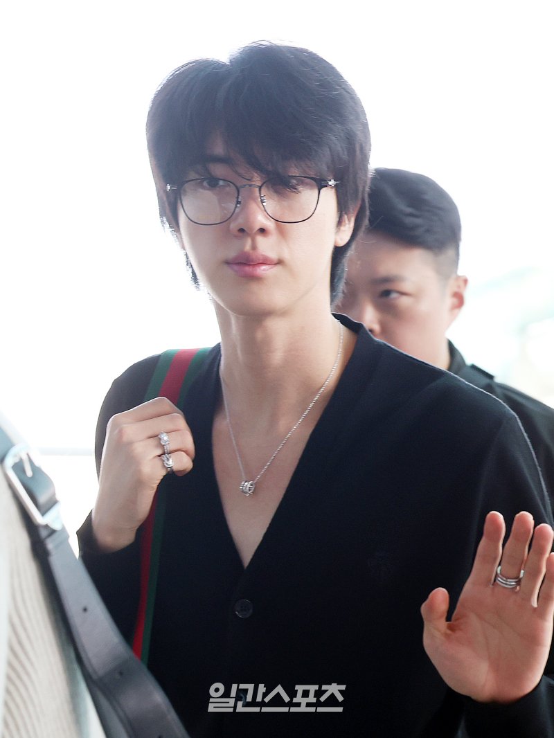 [잡담] 방탄 진 마스크 안쓰고 공항 오는거 좋아 | 인스티즈