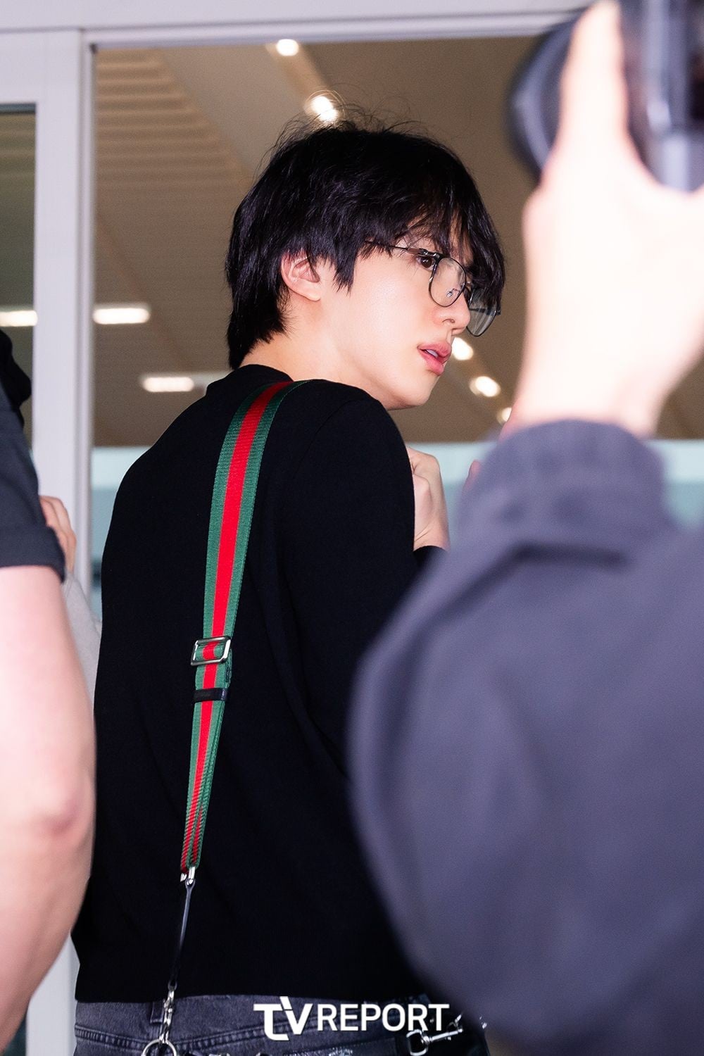 [잡담] 방탄 진 마스크 안쓰고 공항 오는거 좋아 | 인스티즈