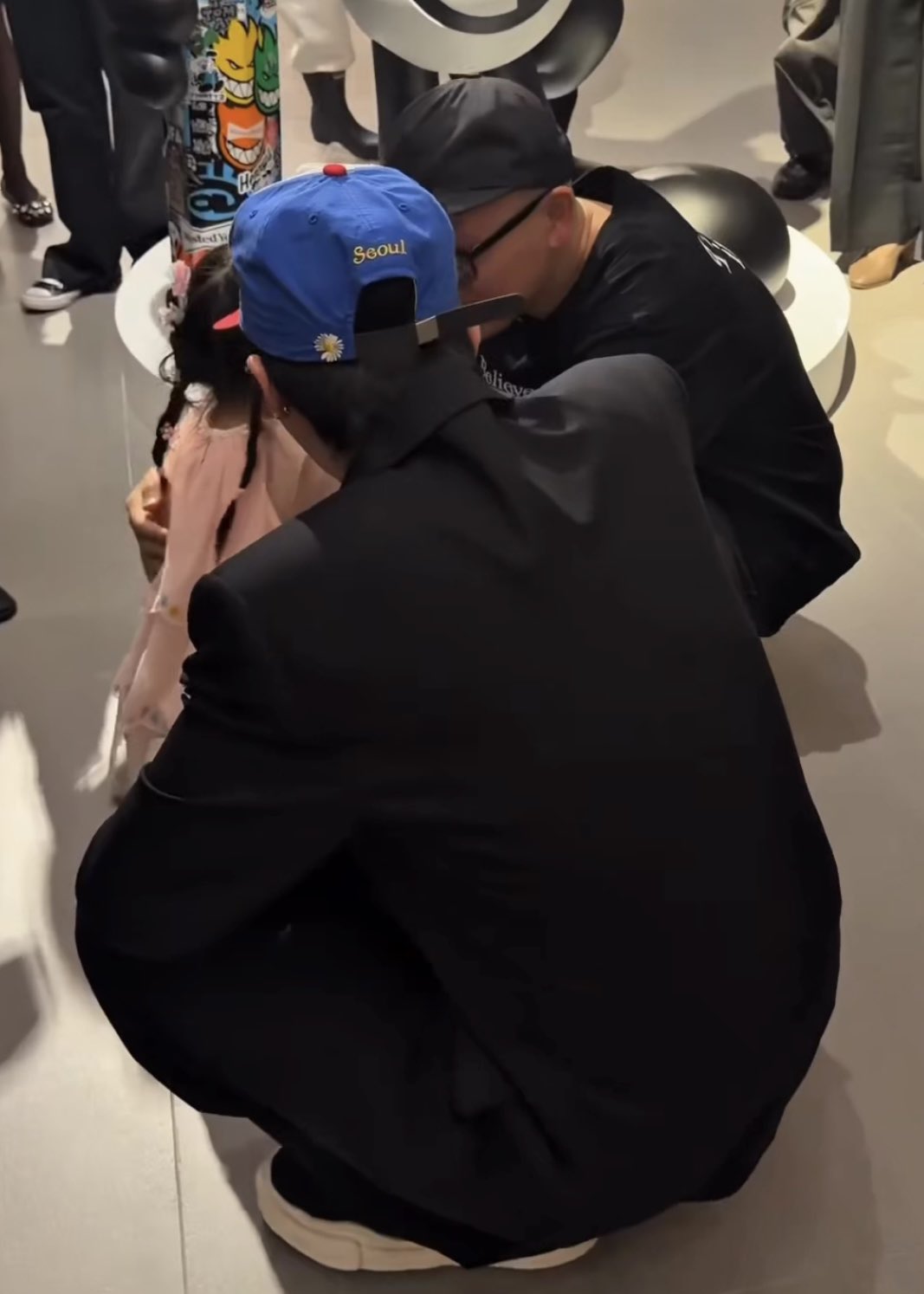[잡담] 지디 친구 딸이랑 사진 ㅁㅊ,,이거 딸바보잖아요 | 인스티즈