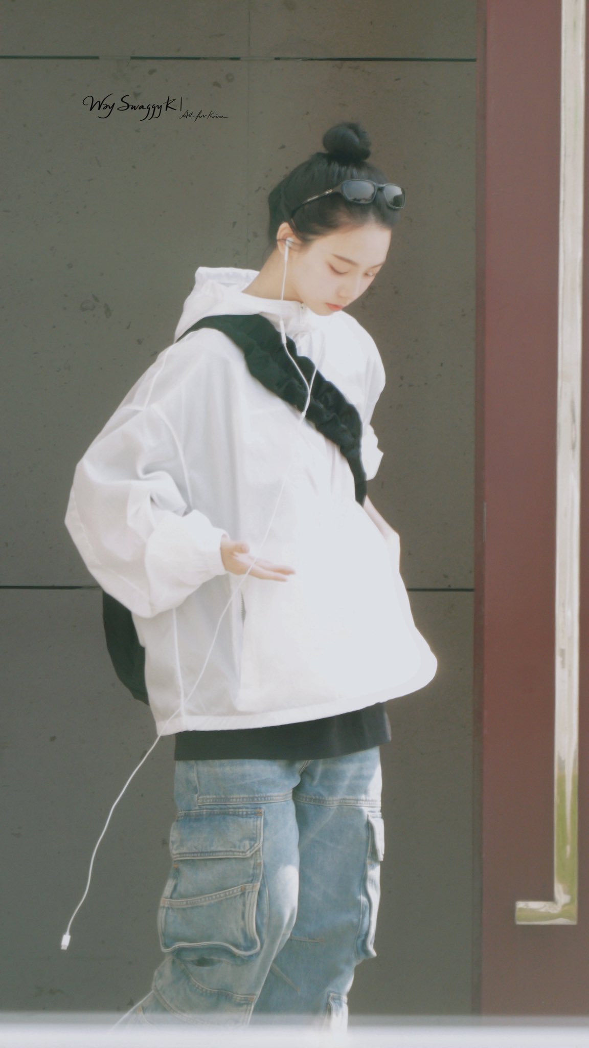 [잡담] 카리나 저 가방 뭔지 아는 사람? | 인스티즈