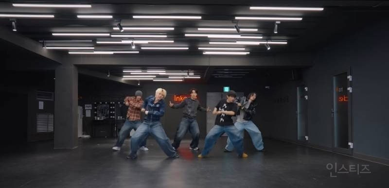 방금 보고 입틀막한 키빗업 칼군무 | 인스티즈