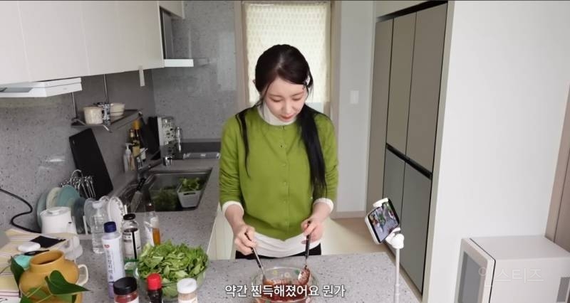 봄동비빔밥 막차 탔다는 이채연 근황.jpg | 인스티즈