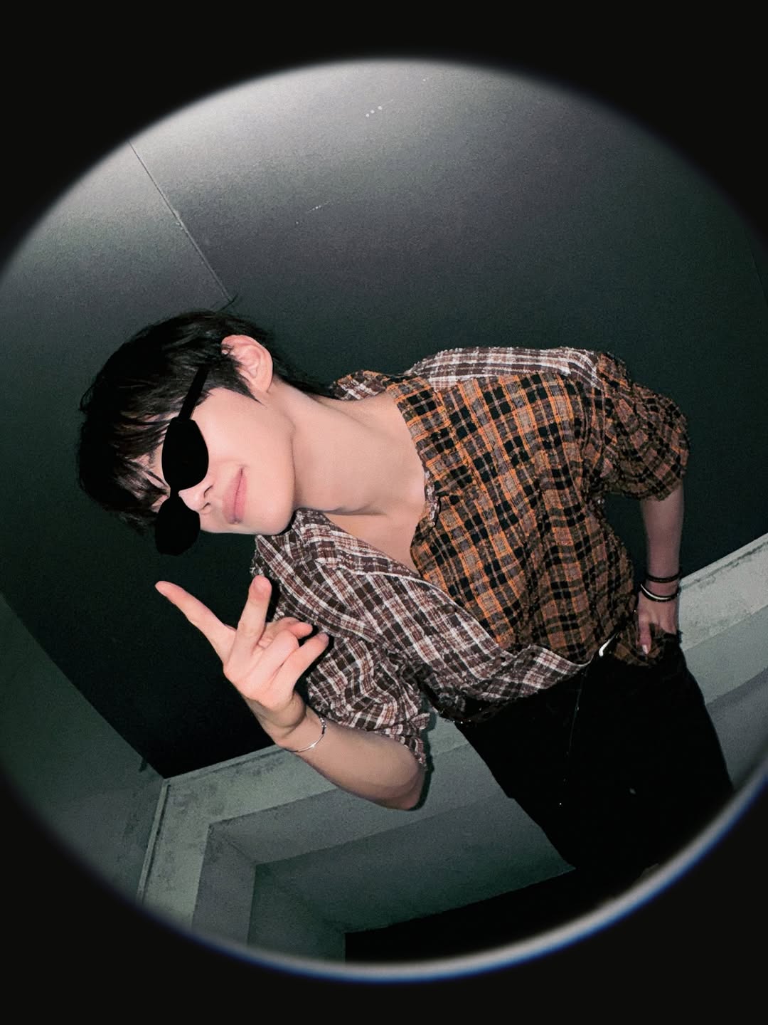 [잡담] 앤더블 선글라스 뭐지...?👀👀👀👀👀 | 인스티즈