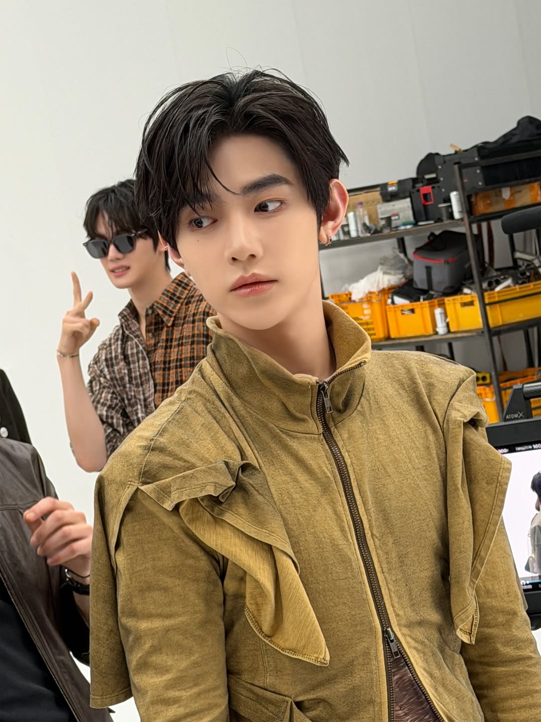 [잡담] 앤더블 선글라스 뭐지...?👀👀👀👀👀 | 인스티즈