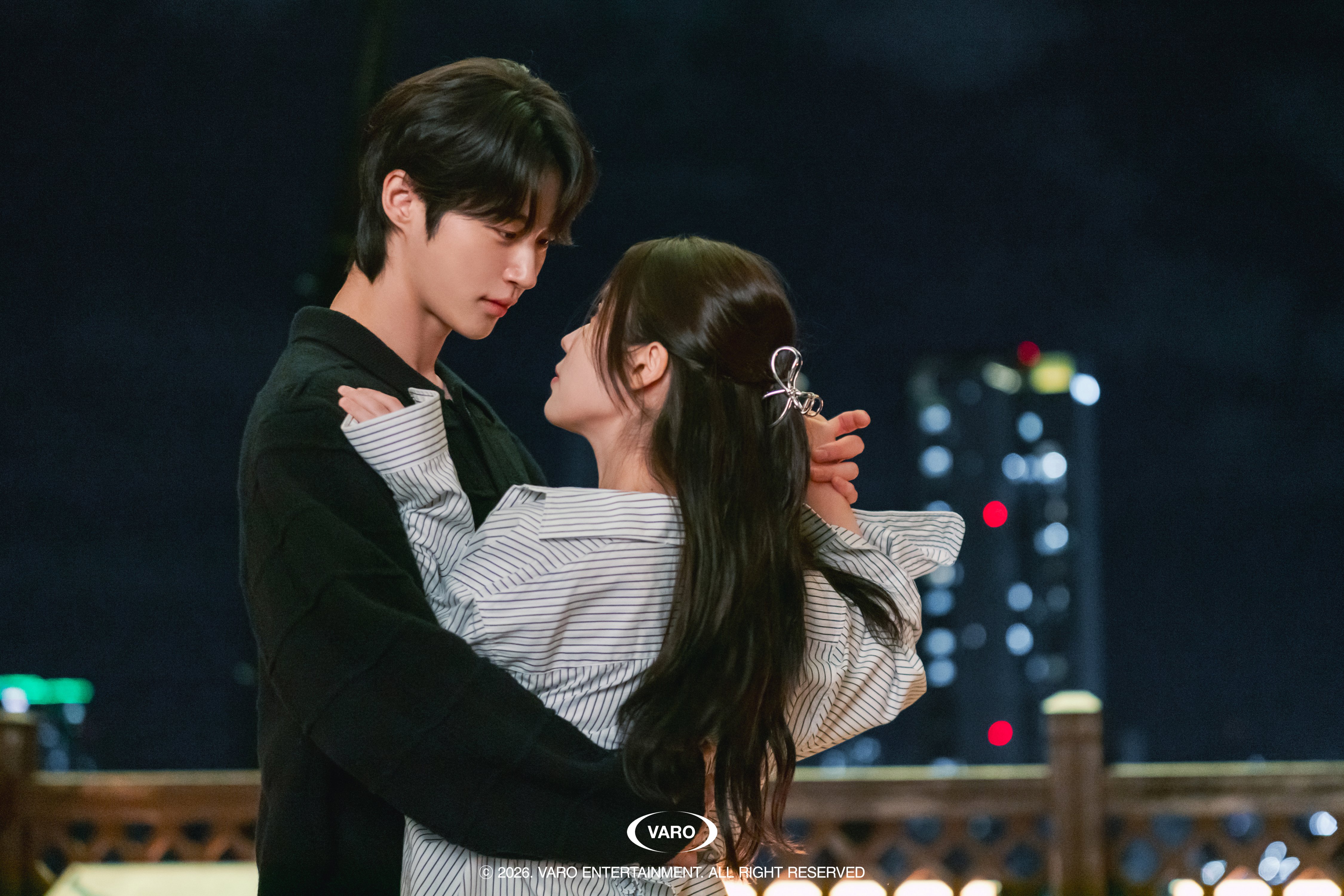 [잡담] 대군부인) 변우석 소속사에서 올려준 아이유 사진들 | 인스티즈