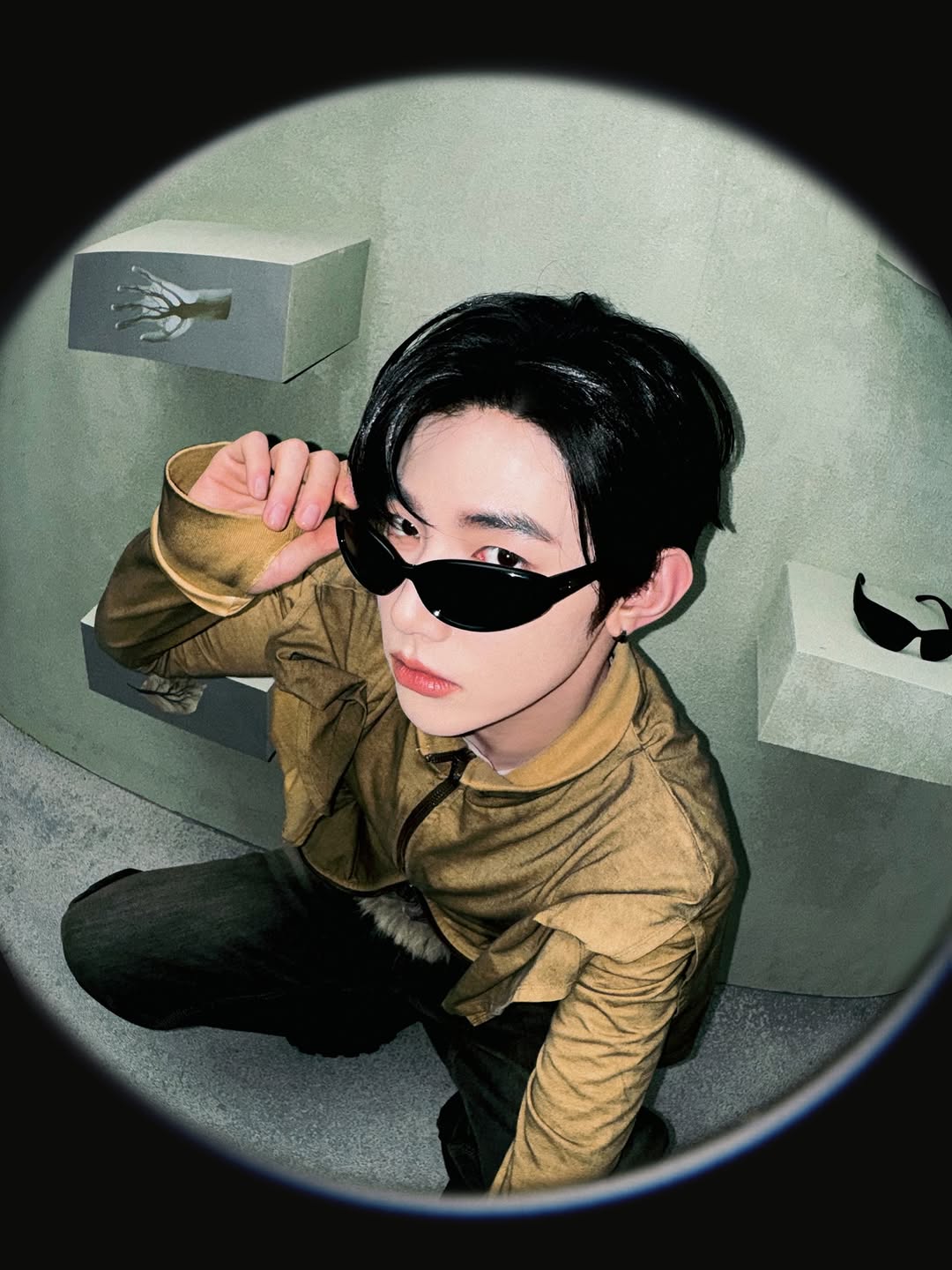 [잡담] 앤더블 선글라스 뭐지...?👀👀👀👀👀 | 인스티즈