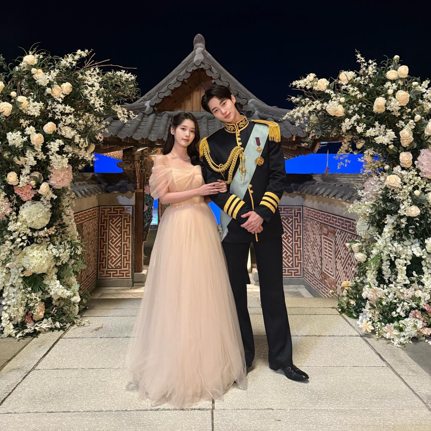[잡담] 아이유) 260426 아이유 인스타💃🕺💍🎆 | 인스티즈