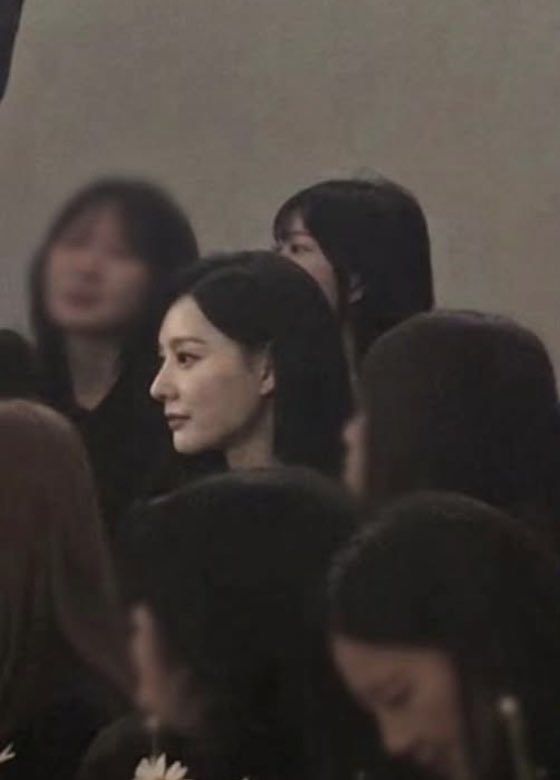 [잡담] 김지원) 오늘 하객 김지원 저화질짤 | 인스티즈