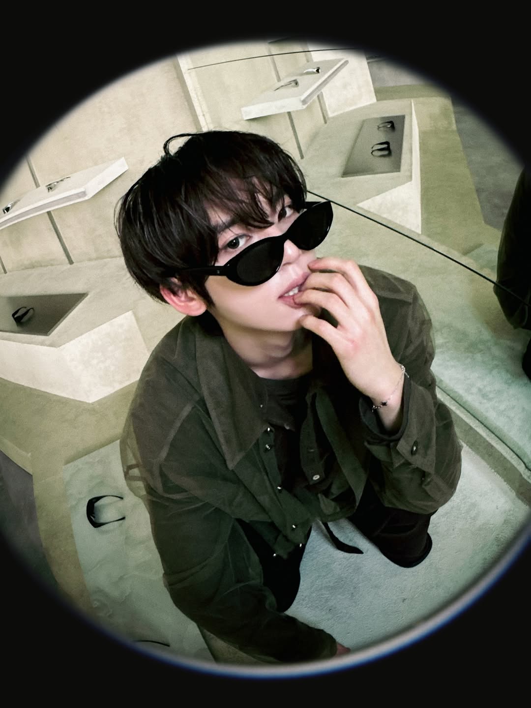 [잡담] 앤더블 선글라스 뭐지...?👀👀👀👀👀 | 인스티즈