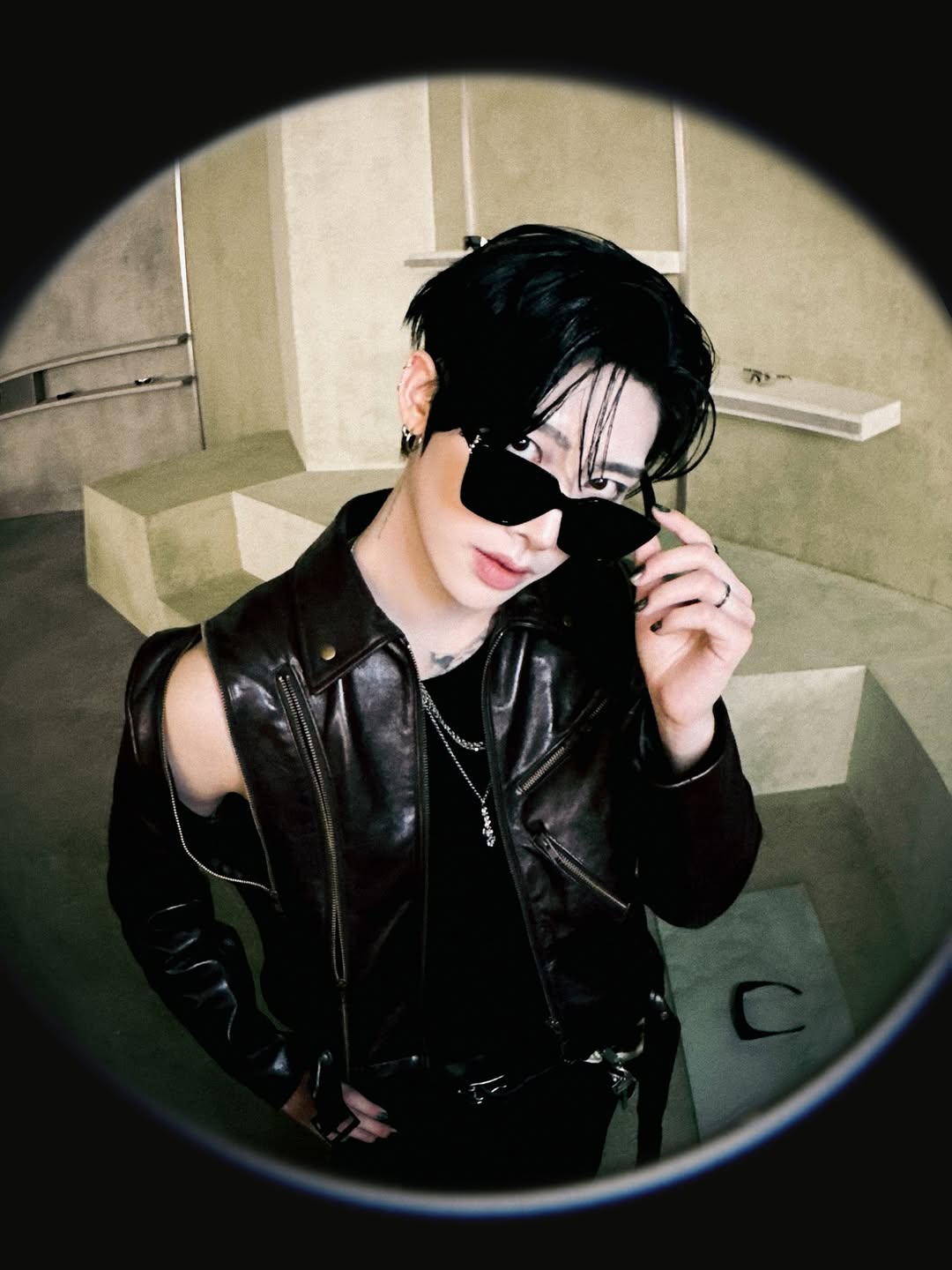 [잡담] 앤더블 선글라스 뭐지...?👀👀👀👀👀 | 인스티즈