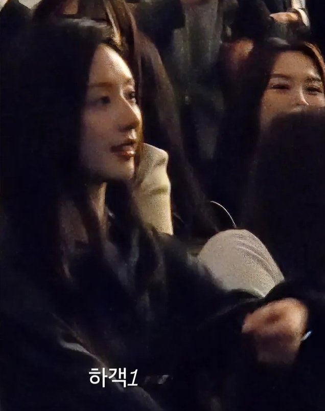 [잡담] 김지원) 오늘 하객 김지원 저화질짤 | 인스티즈
