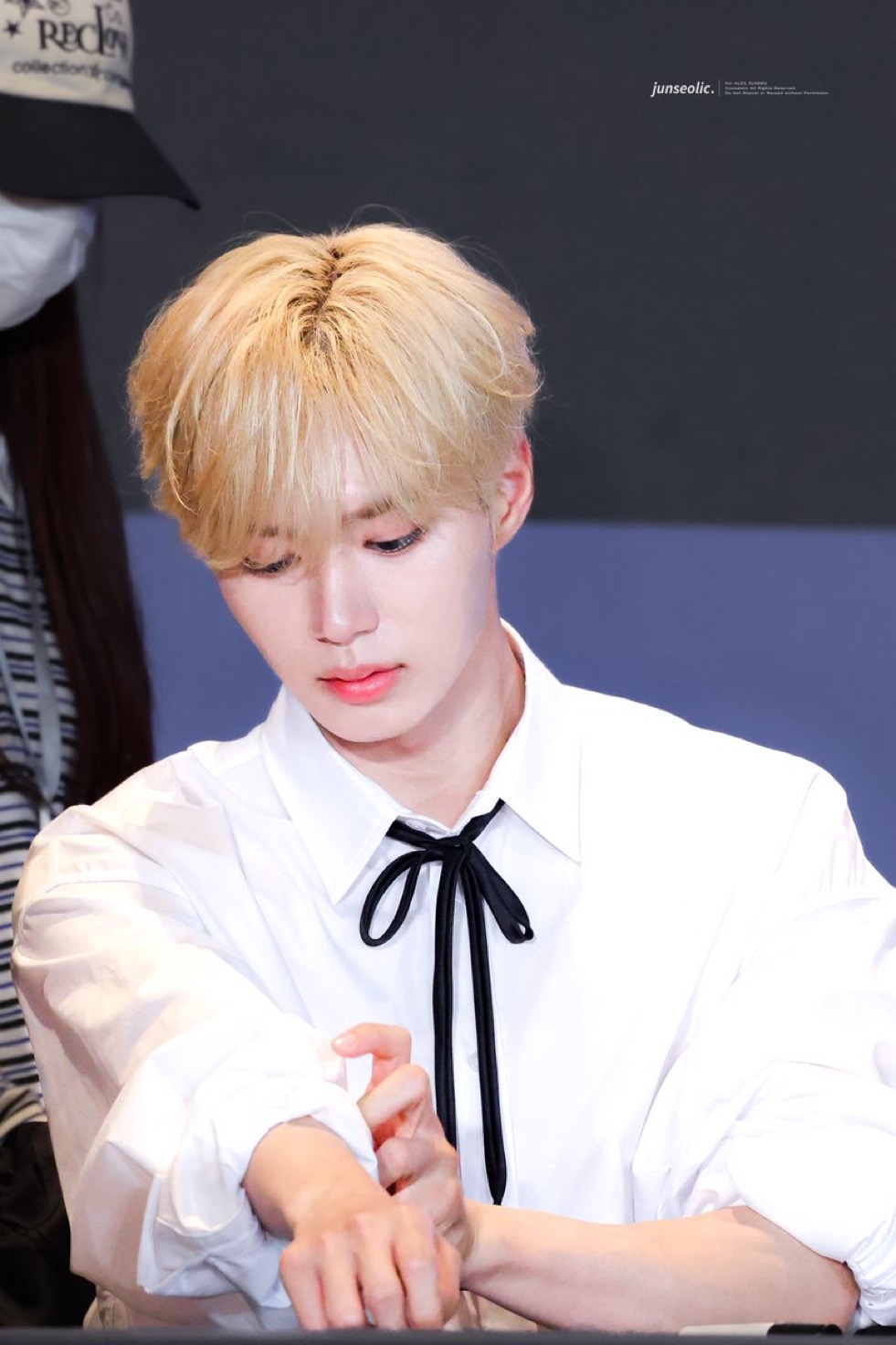 [잡담] 김준서 왕자님룩 도랏나..... | 인스티즈