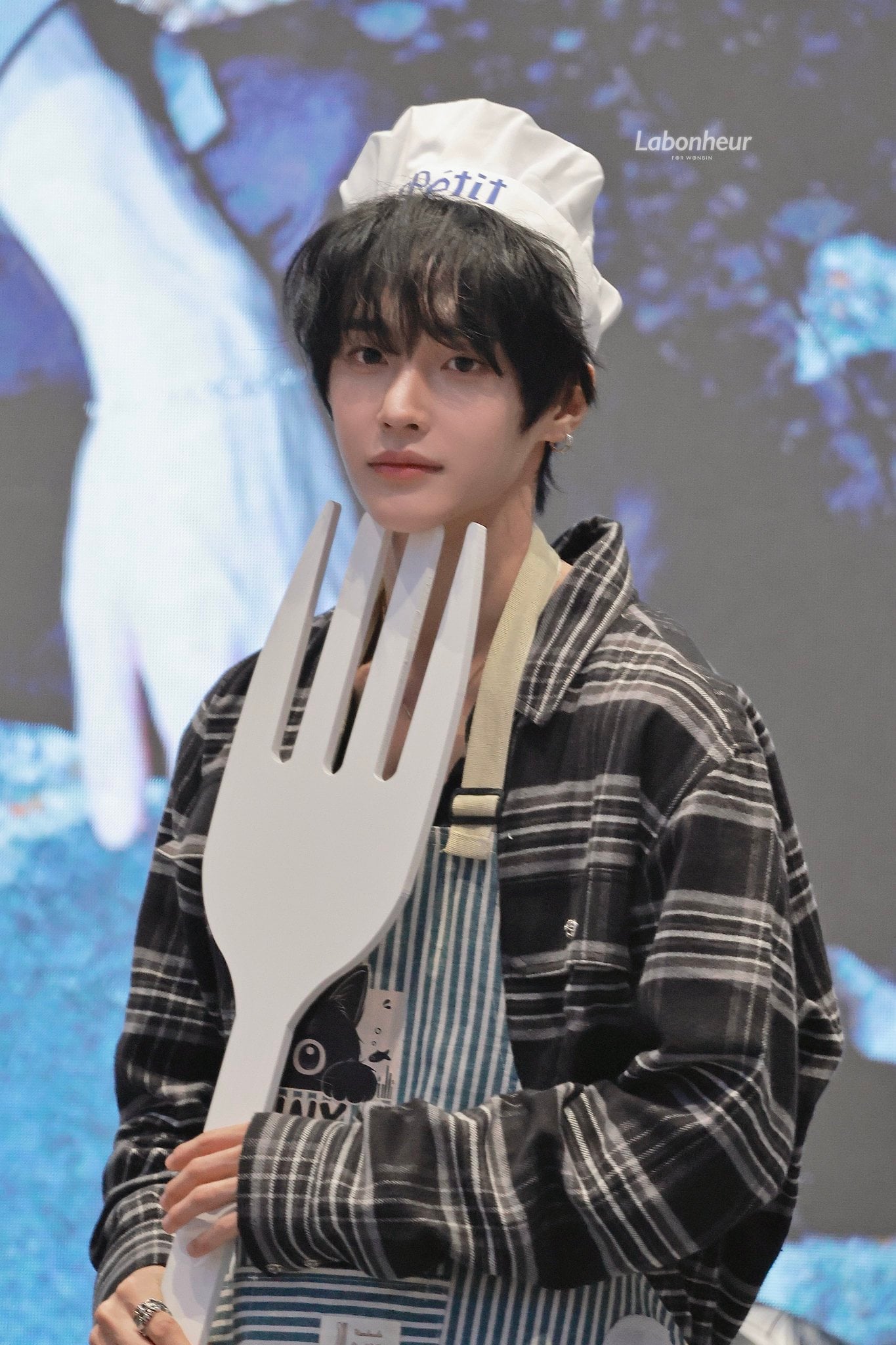 [잡담] 원빈이 오늘 무채색 늑김이 좋은데 | 인스티즈