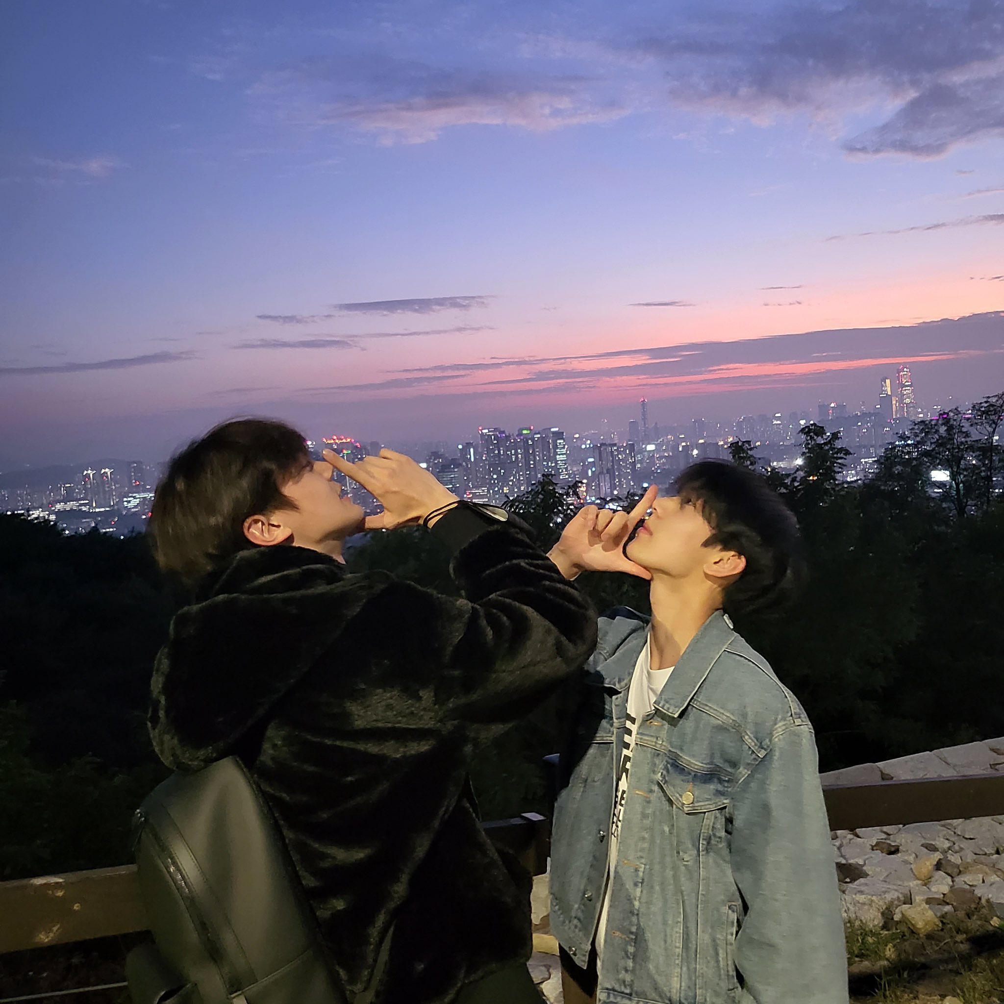 [잡담] 김규빈 한유진 연생때 전용포즈 있는 거 아는사람 | 인스티즈