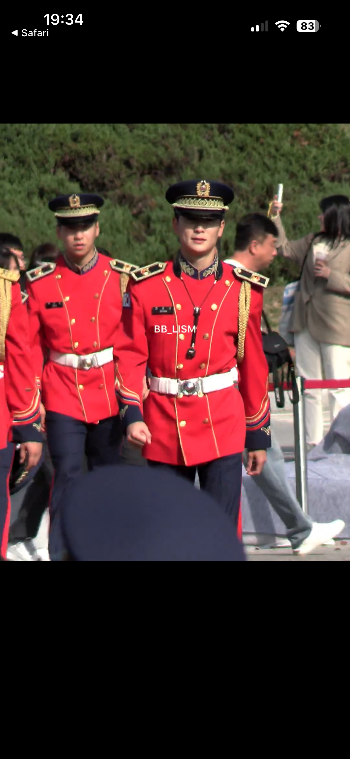 [잡담] 군악대 목에 건 이거는 무슨 용도지 | 인스티즈