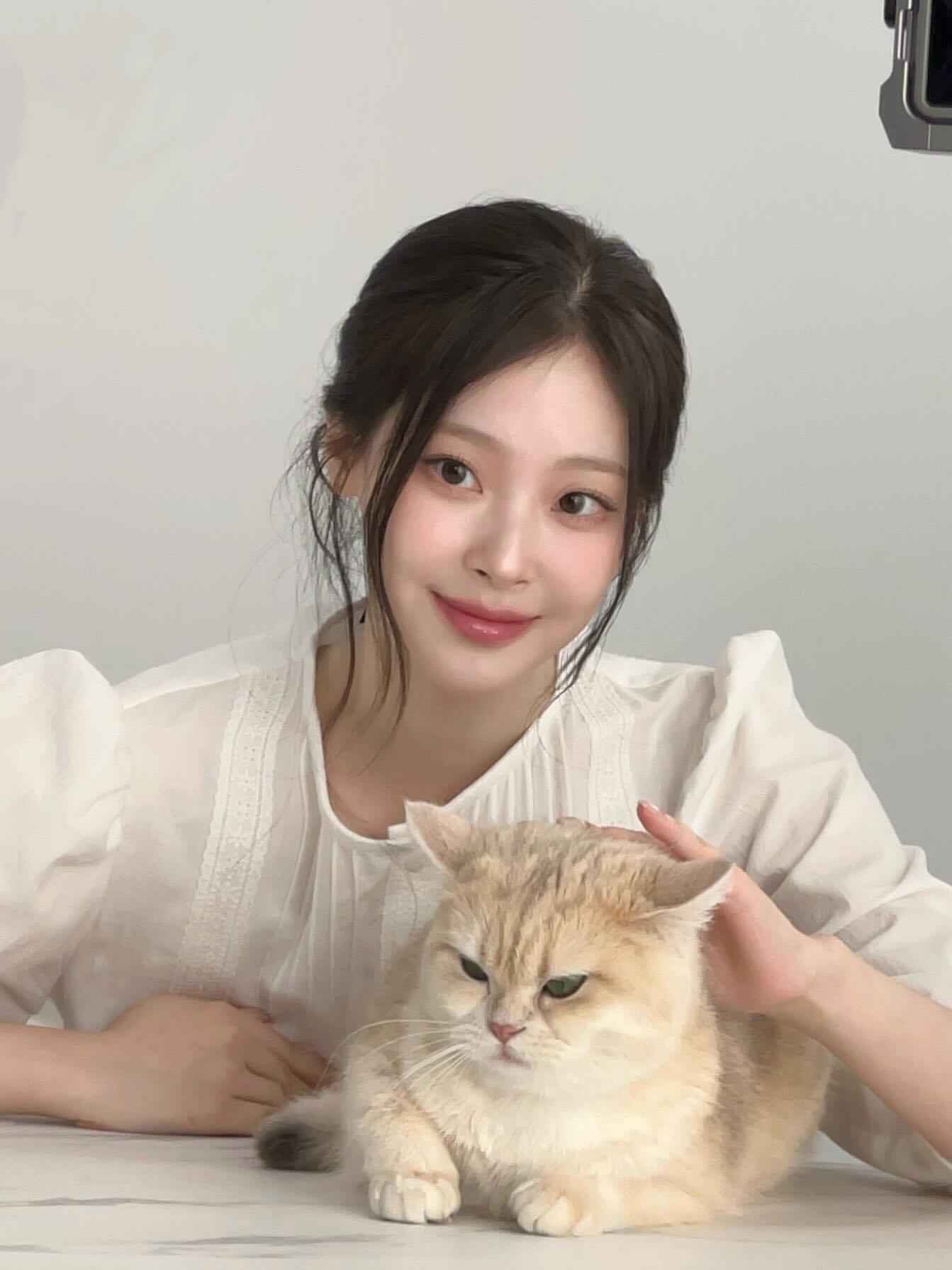 [잡담] 최희진 너무 예뻐서 인스타 보고 있었는데 이겈ㅋㅋㅋ | 인스티즈