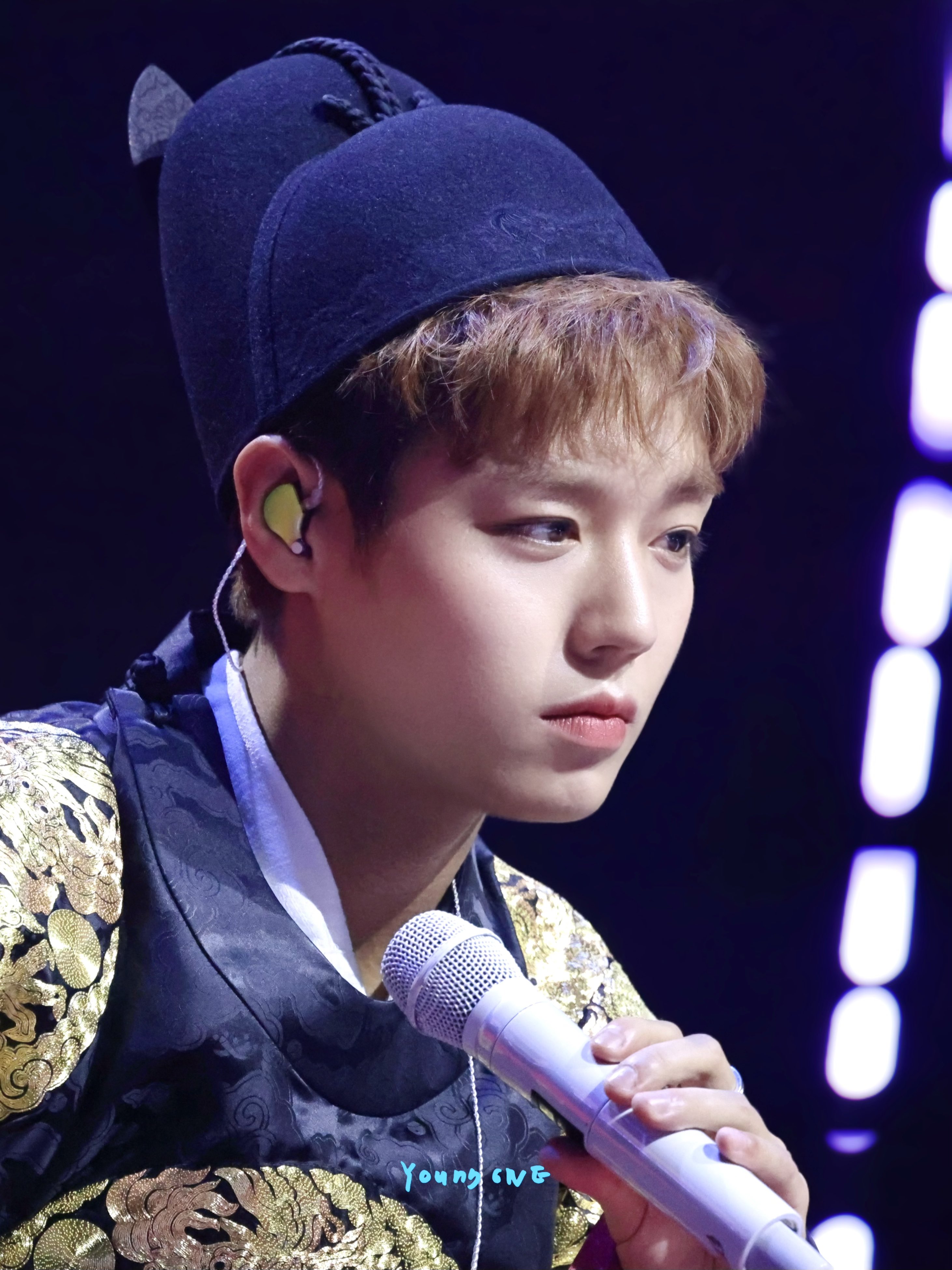[잡담] 와 박지훈 어제 팬미 홈마 사진들 예쁜거 진짜 많다.. | 인스티즈