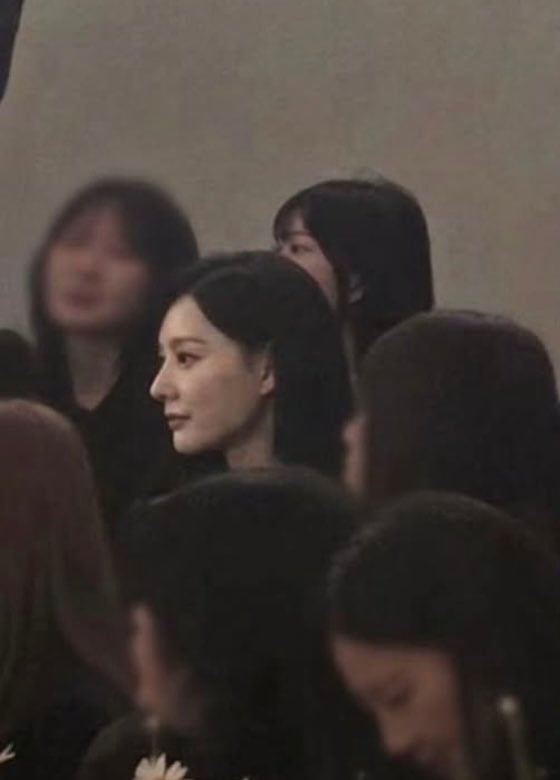 [잡담] 김지원 하객짤 보는데 배우들 실물 진짜 이런 느낌일까 | 인스티즈