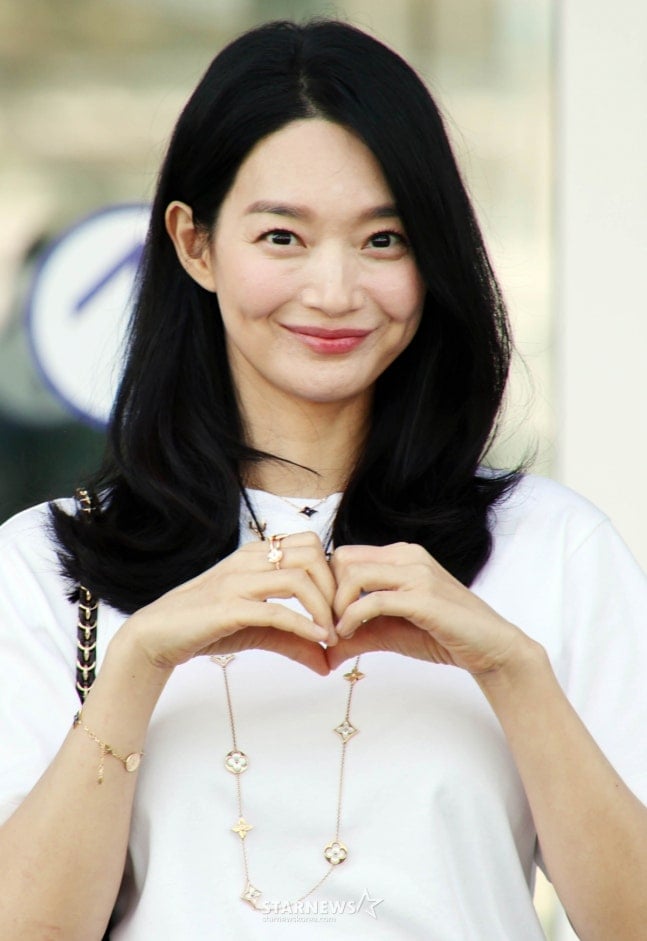 [잡담] 신민아) 260427 신민아 파리 출국 기사사진 | 인스티즈