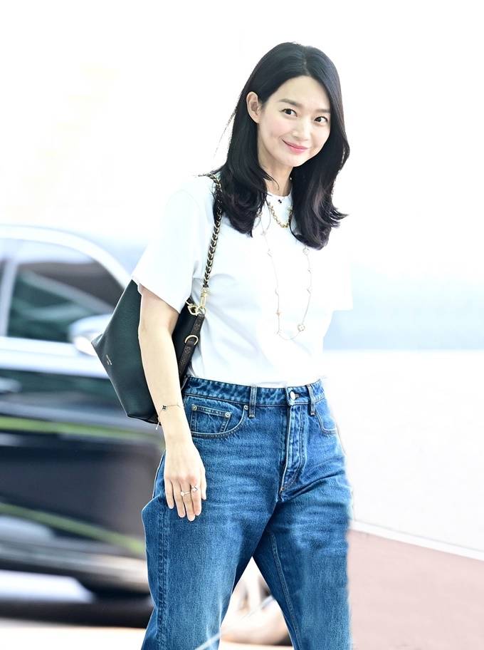 [잡담] 신민아) 260427 신민아 파리 출국 기사사진 | 인스티즈