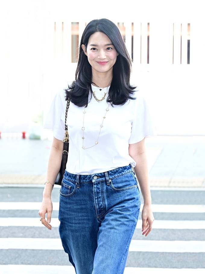 [잡담] 신민아) 260427 신민아 파리 출국 기사사진 | 인스티즈