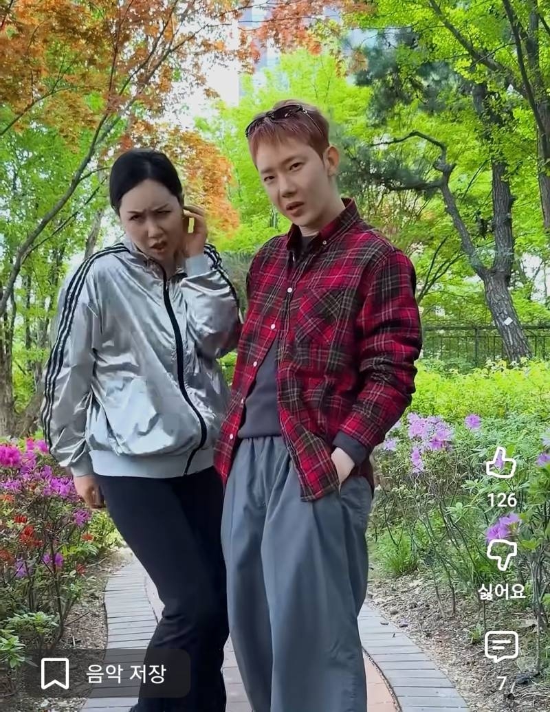 에나스쿨이랑 조권 만나서 춤 배틀 붙은거 개웃김.jpg | 인스티즈