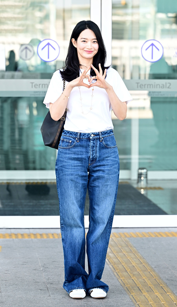 [잡담] 신민아) 260427 신민아 파리 출국 기사사진 | 인스티즈