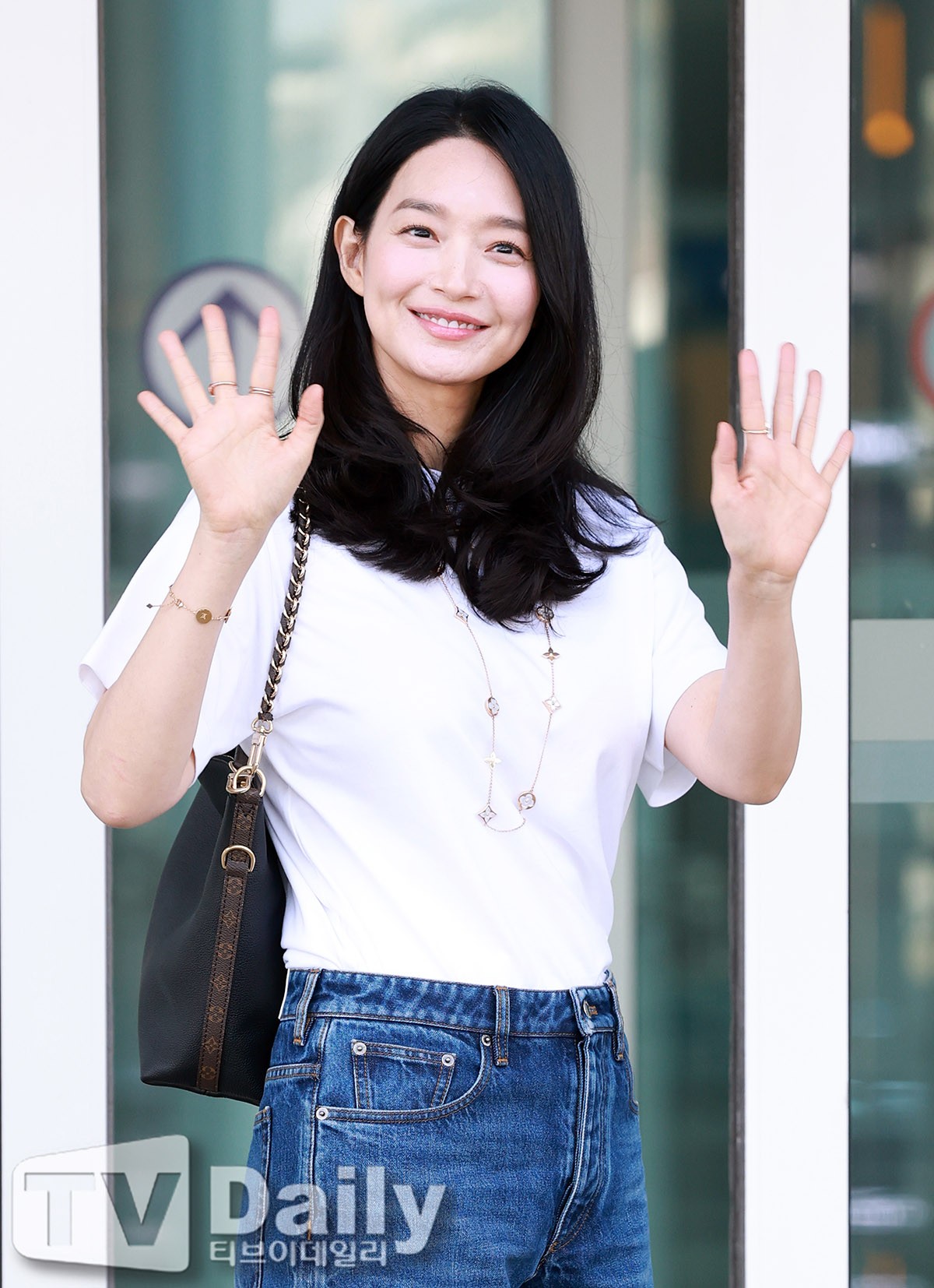 [잡담] 신민아) 260427 신민아 파리 출국 기사사진 | 인스티즈