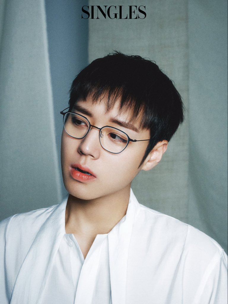 [잡담] 박지훈 안경 미친 거 아님?????!!!!!!! | 인스티즈